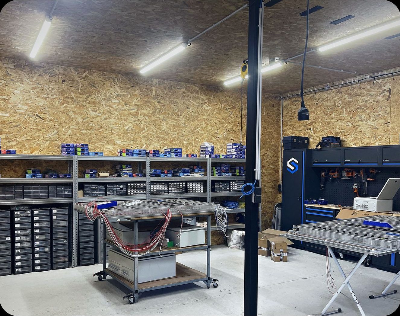 Atelier de câblage d'armoires SG Automatisme à Achiet-le-Petit (62)